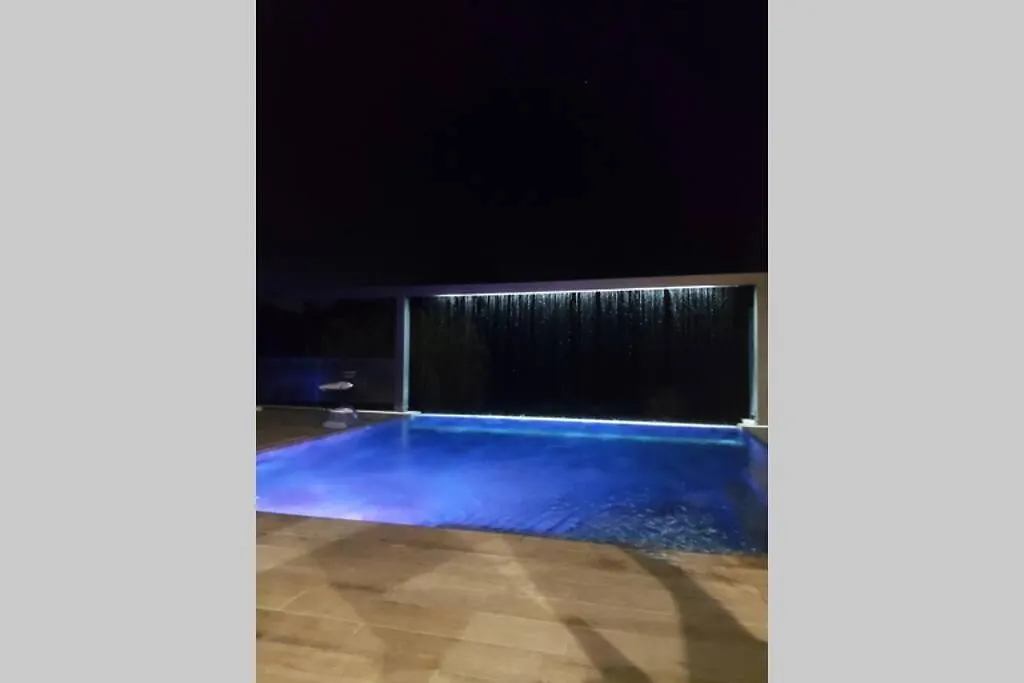 Holiday home Un Petit Coin De Bali Avec Spa Et Piscine Prives Carpentras France